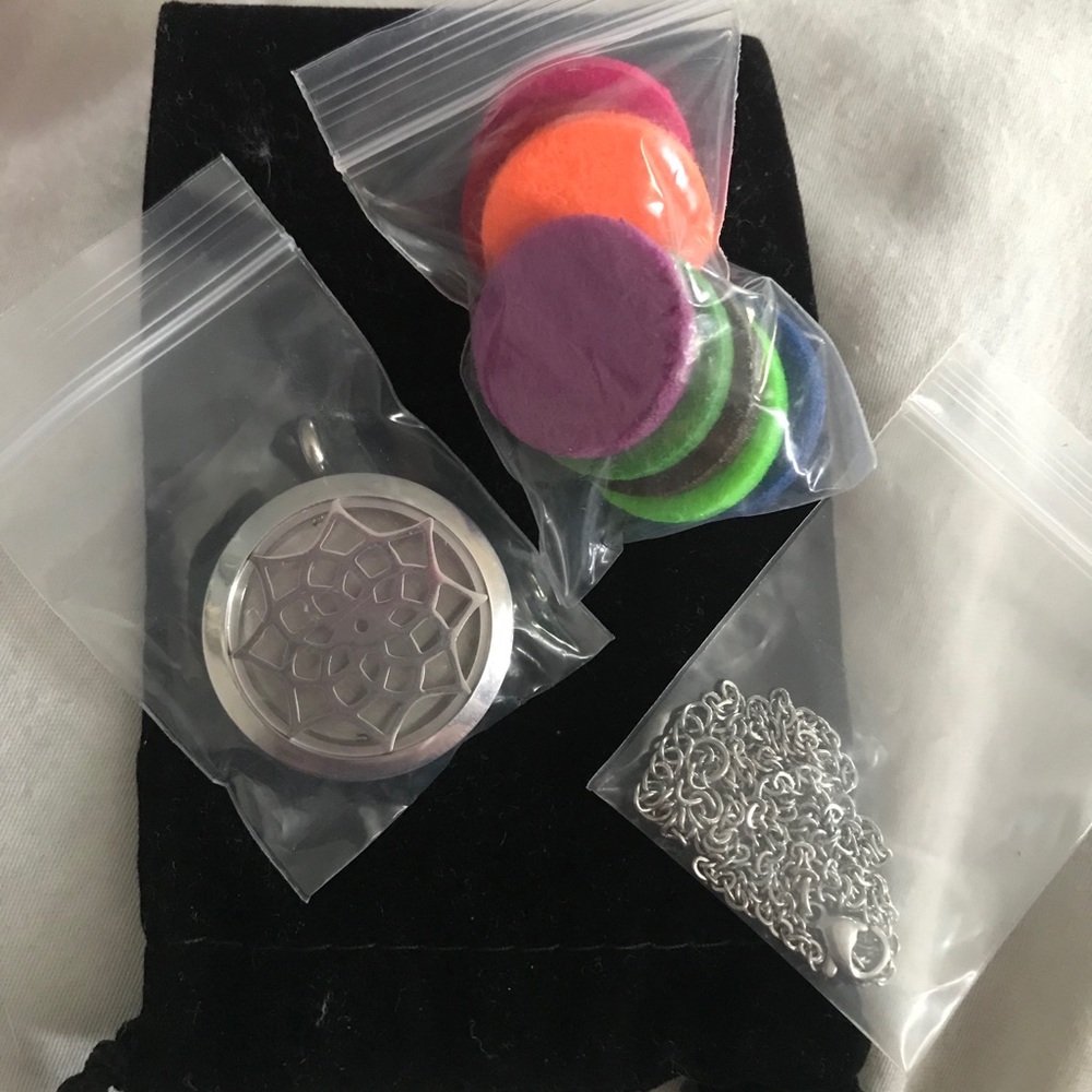 Diffuser Necklace - image 1